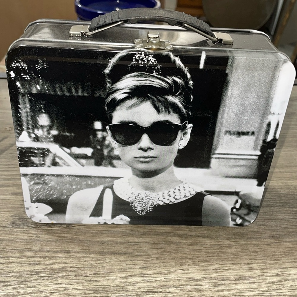 Breakfast at Tiffany’s theme metal lunch box